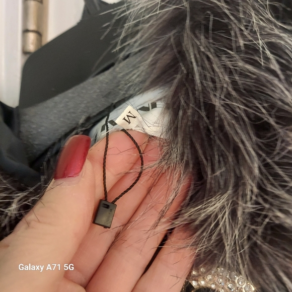 GORGEOUS! Ladies Black Faux Fur size Med - Picture 9 of 9